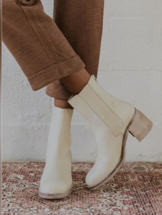 Free People Shoes - Free People Essential Chelsea Boots